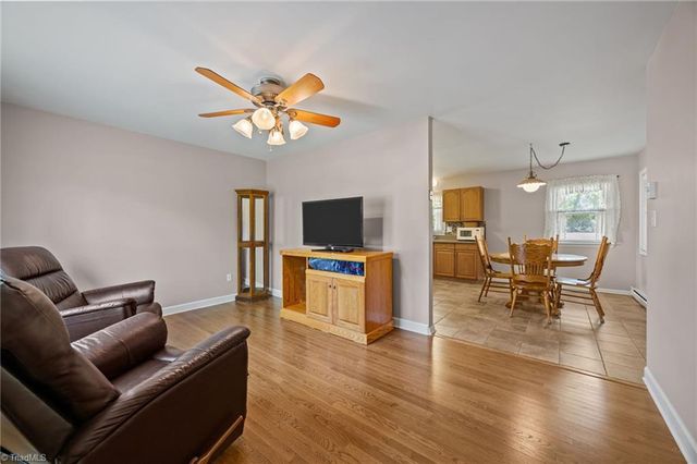 1195 OLD VFW Road, Pinnacle, NC 27043