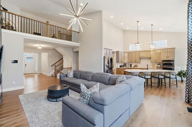 14103 SW Sunladen Drive SW, Reynoldsburg, OH 43068