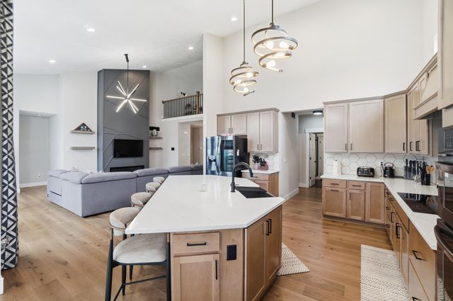 14103 SW Sunladen Drive SW, Reynoldsburg, OH 43068