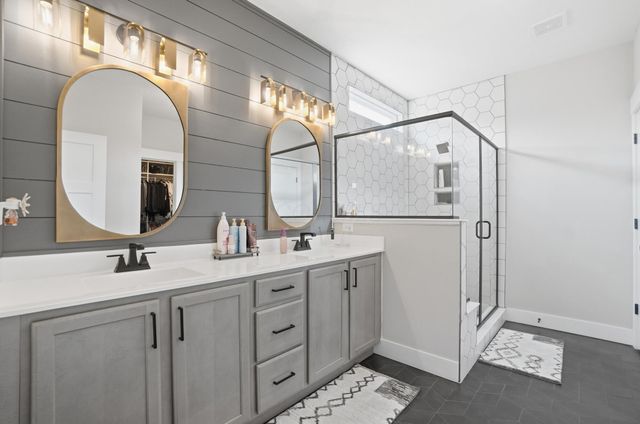 14103 SW Sunladen Drive SW, Reynoldsburg, OH 43068