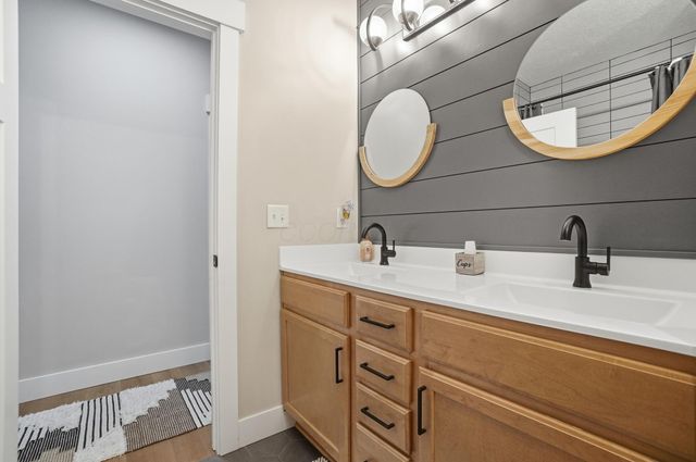 14103 SW Sunladen Drive SW, Reynoldsburg, OH 43068