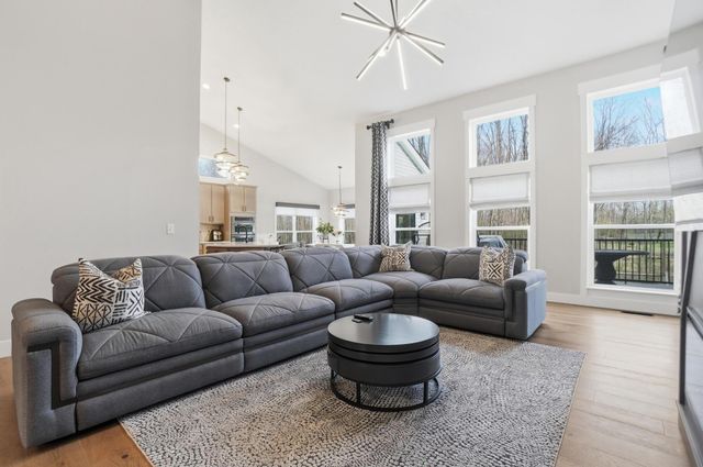 14103 SW Sunladen Drive SW, Reynoldsburg, OH 43068