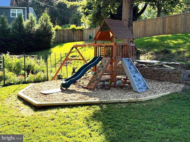 12704 THERESA DR, Silver Spring, MD 20904