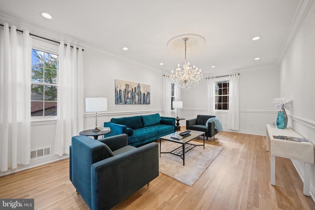 Image 11 of property listing at 12704 THERESA DR, Silver Spring, MD 20904