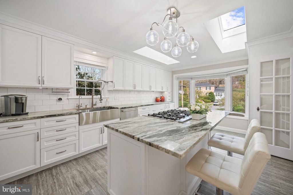 Image 14 of property listing at 12704 THERESA DR, Silver Spring, MD 20904