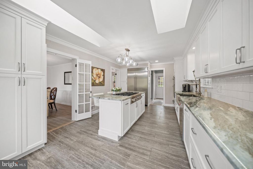 Image 18 of property listing at 12704 THERESA DR, Silver Spring, MD 20904