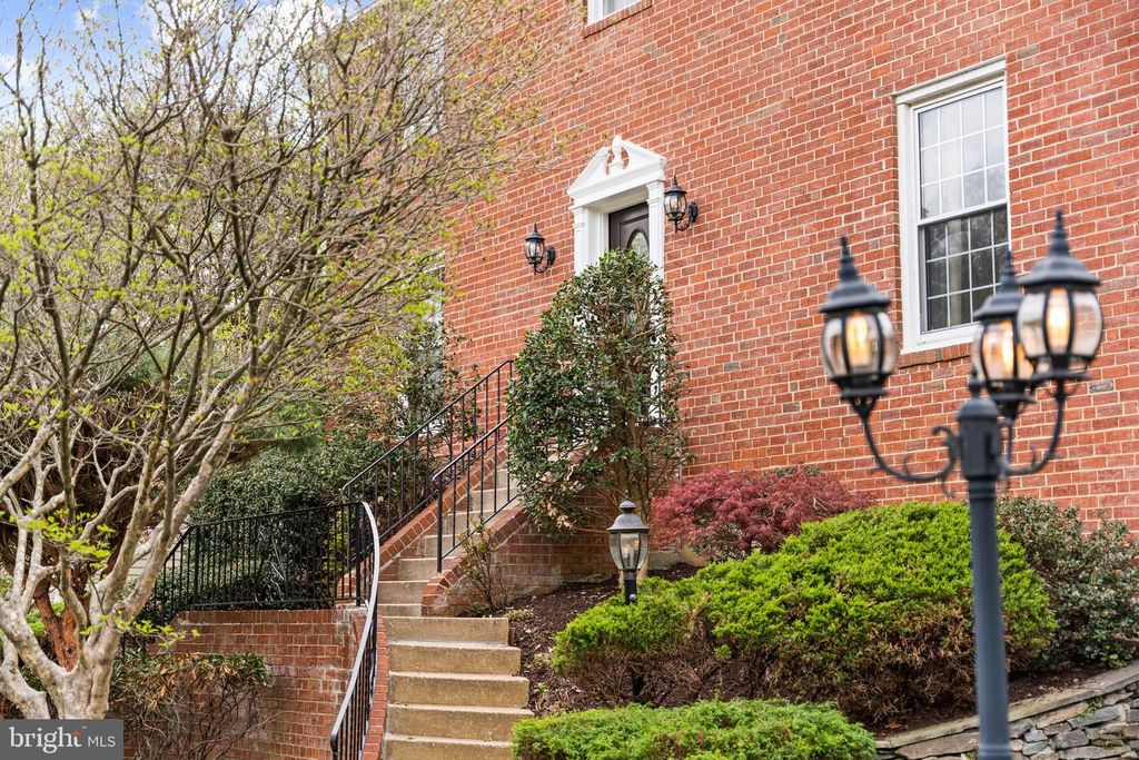 Image 2 of property listing at 12704 THERESA DR, Silver Spring, MD 20904