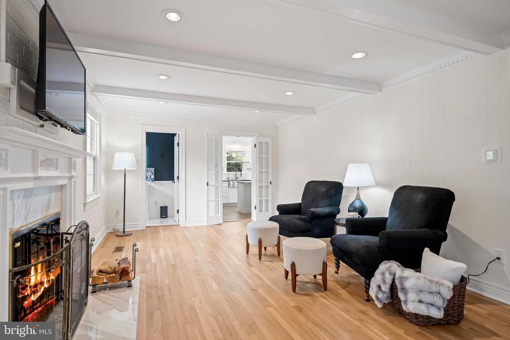 Image 22 of property listing at 12704 THERESA DR, Silver Spring, MD 20904