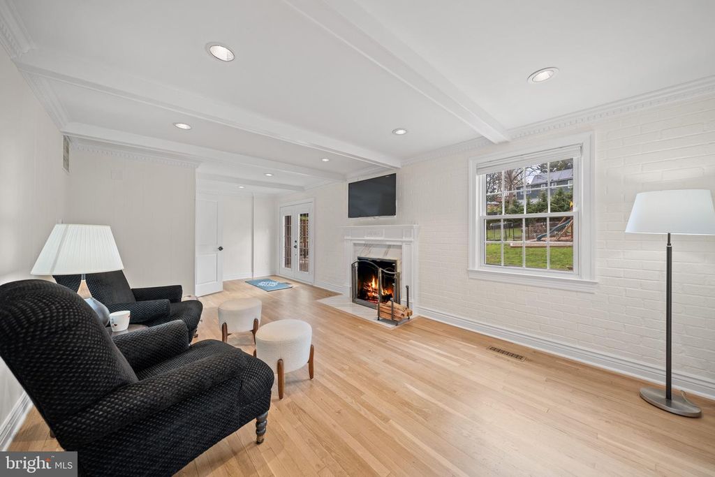 Image 24 of property listing at 12704 THERESA DR, Silver Spring, MD 20904