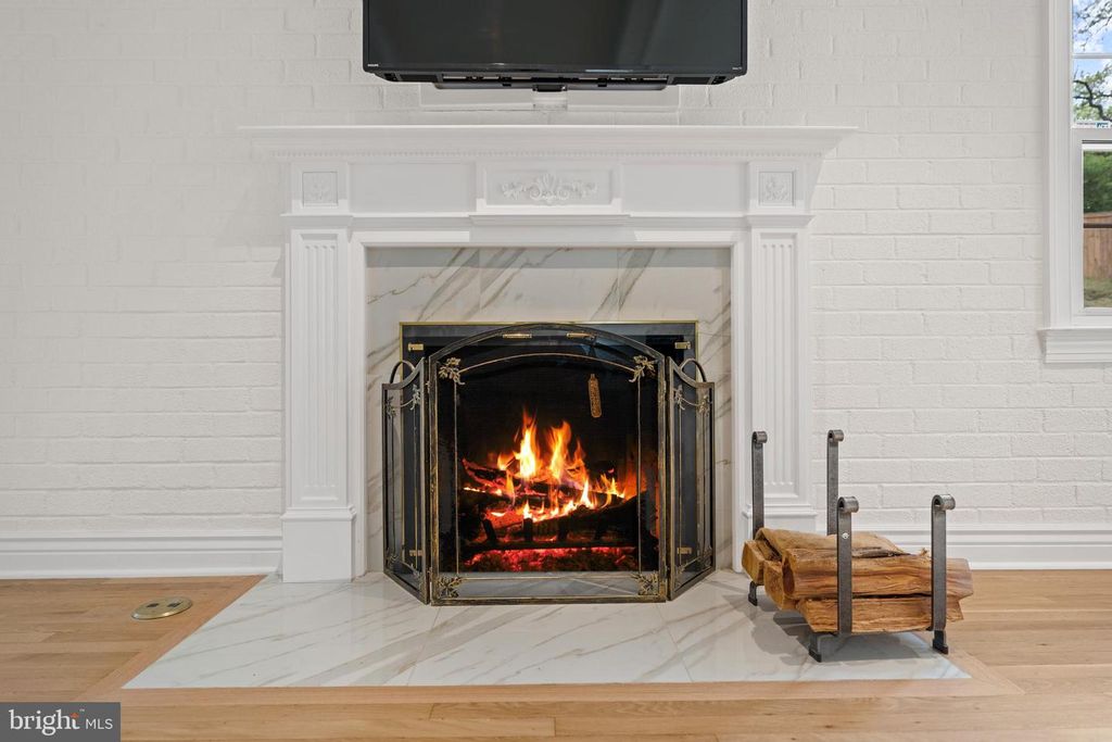 Image 25 of property listing at 12704 THERESA DR, Silver Spring, MD 20904