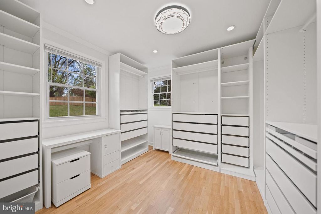 Image 29 of property listing at 12704 THERESA DR, Silver Spring, MD 20904