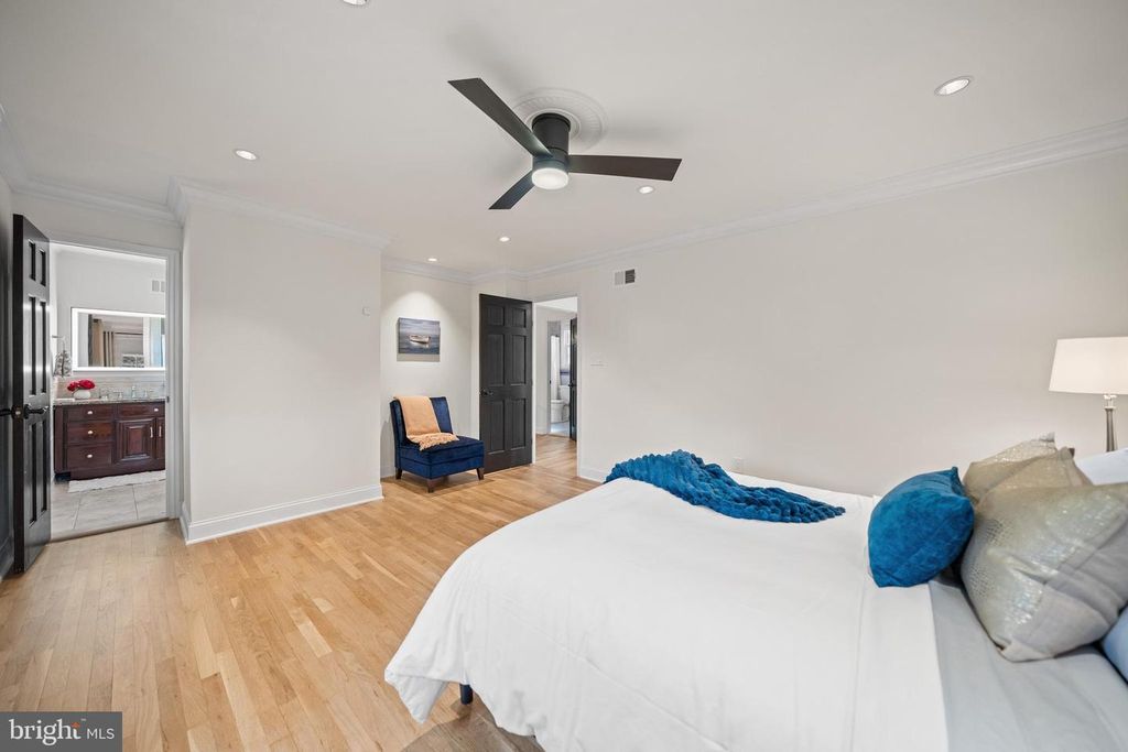 Image 35 of property listing at 12704 THERESA DR, Silver Spring, MD 20904