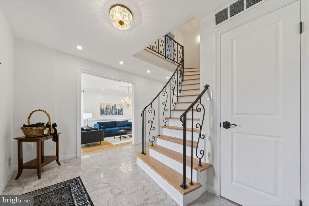 Image 5 of property listing at 12704 THERESA DR, Silver Spring, MD 20904