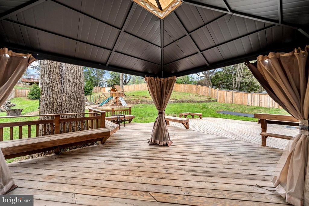 Image 52 of property listing at 12704 THERESA DR, Silver Spring, MD 20904