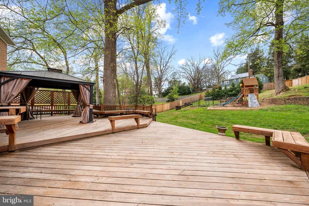 Image 54 of property listing at 12704 THERESA DR, Silver Spring, MD 20904