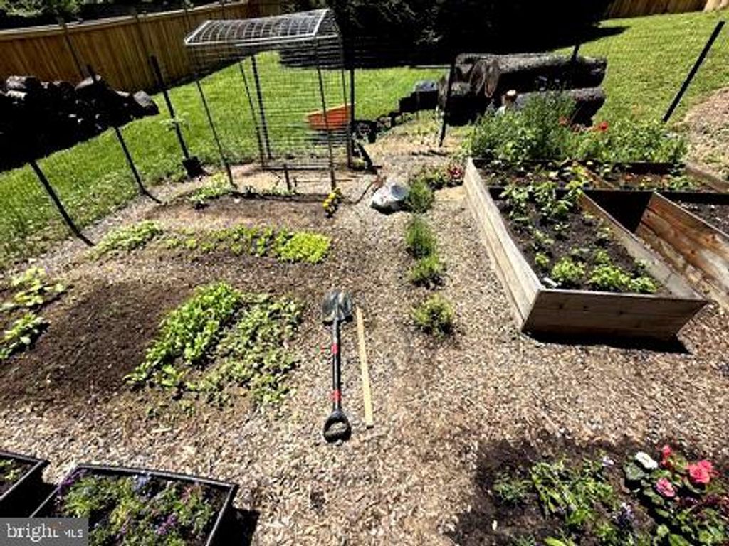 Image 57 of property listing at 12704 THERESA DR, Silver Spring, MD 20904