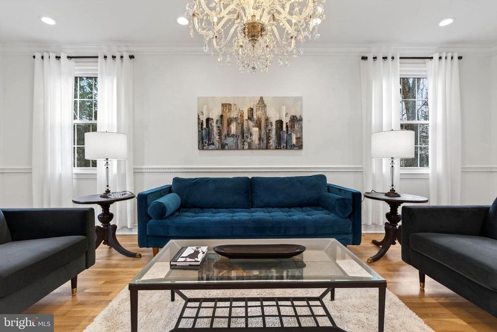 Image 7 of property listing at 12704 THERESA DR, Silver Spring, MD 20904