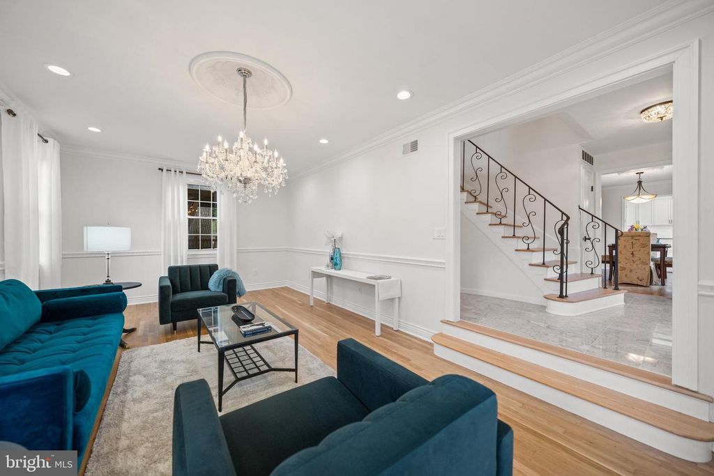 Image 8 of property listing at 12704 THERESA DR, Silver Spring, MD 20904