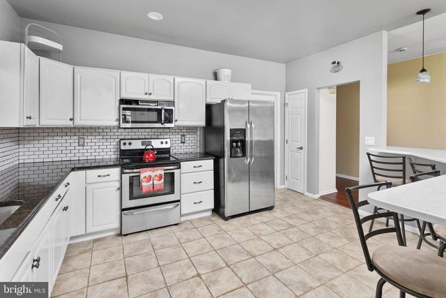 2 BRIARWOOD CT, Columbus, NJ 08022