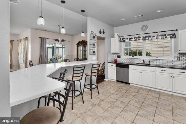 2 BRIARWOOD CT, Columbus, NJ 08022