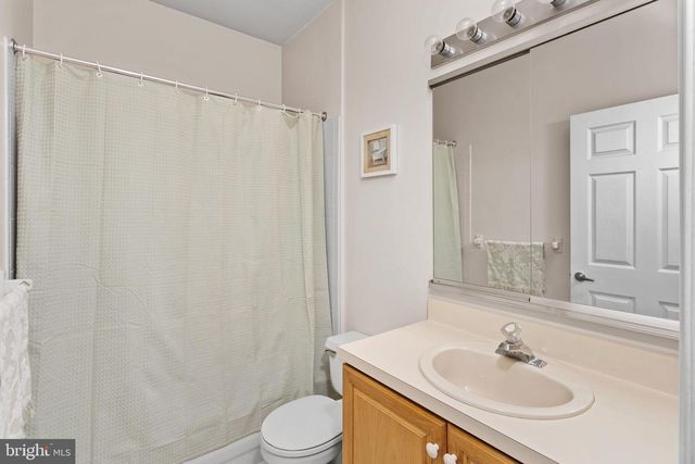 2 BRIARWOOD CT, Columbus, NJ 08022