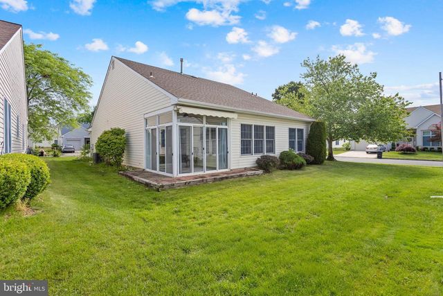 2 BRIARWOOD CT, Columbus, NJ 08022