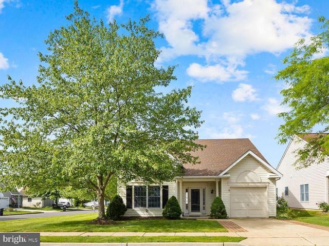 2 BRIARWOOD CT, Columbus, NJ 08022