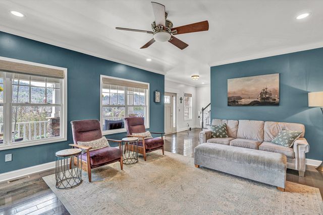 4208 Campbell View LN, Roanoke, VA 24018