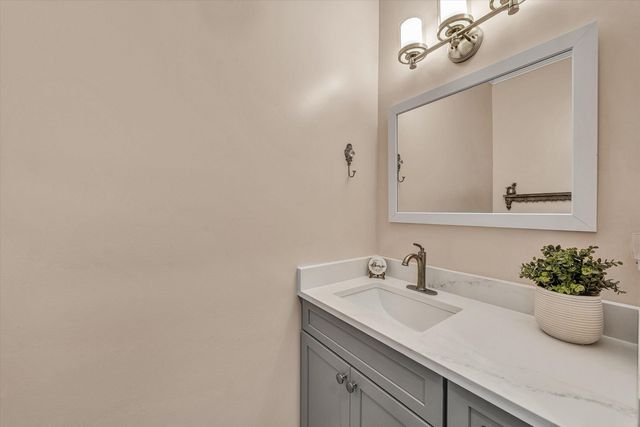 4208 Campbell View LN, Roanoke, VA 24018