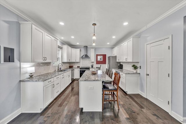 4208 Campbell View LN, Roanoke, VA 24018