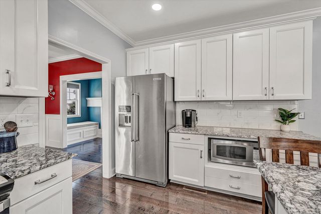 4208 Campbell View LN, Roanoke, VA 24018
