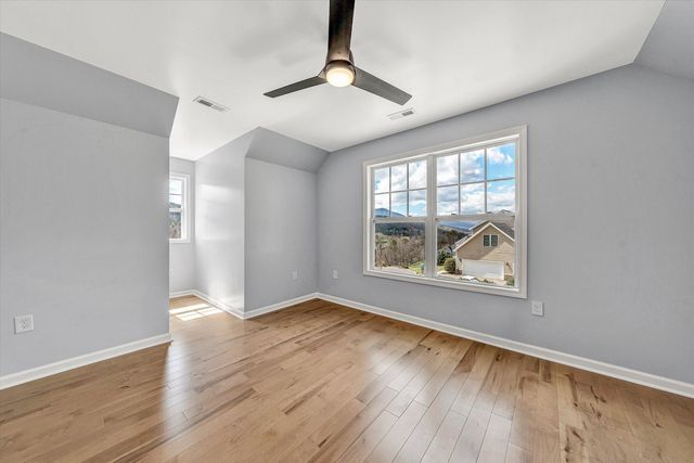 4208 Campbell View LN, Roanoke, VA 24018