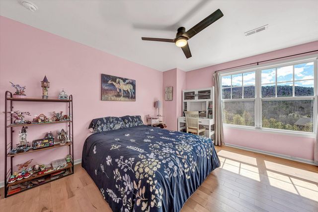 4208 Campbell View LN, Roanoke, VA 24018