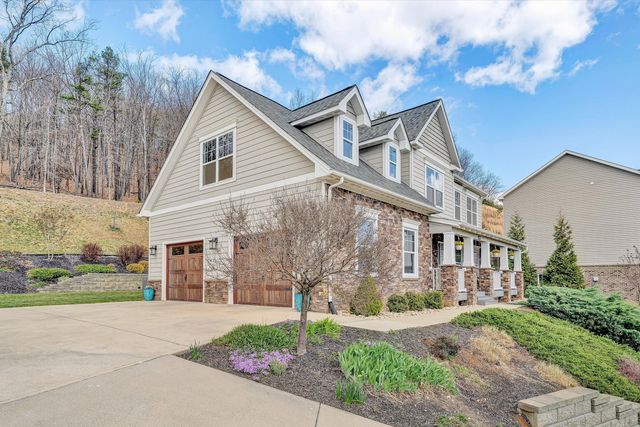 4208 Campbell View LN, Roanoke, VA 24018