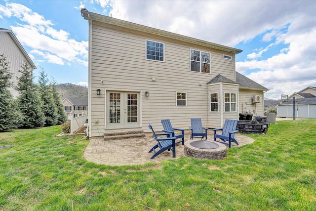 4208 Campbell View LN, Roanoke, VA 24018