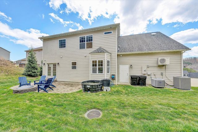 4208 Campbell View LN, Roanoke, VA 24018