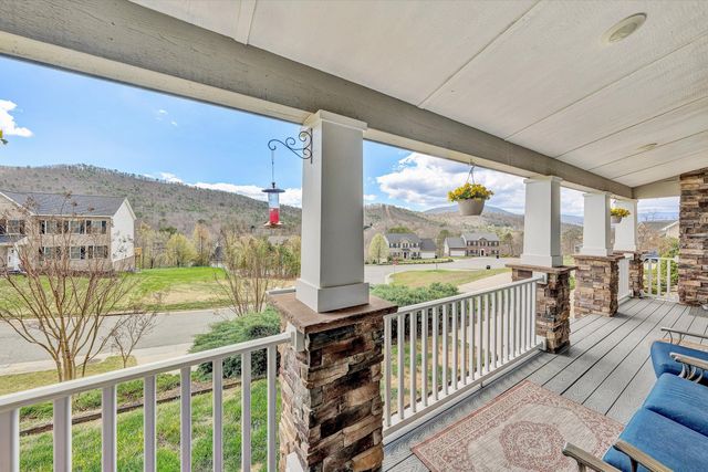 4208 Campbell View LN, Roanoke, VA 24018