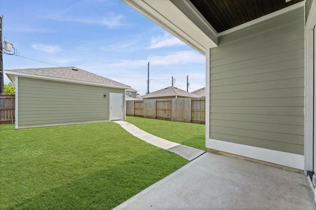 2505 Houston Avenue, Pearland, TX 77581
