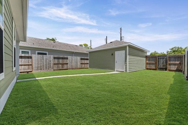 2505 Houston Avenue, Pearland, TX 77581
