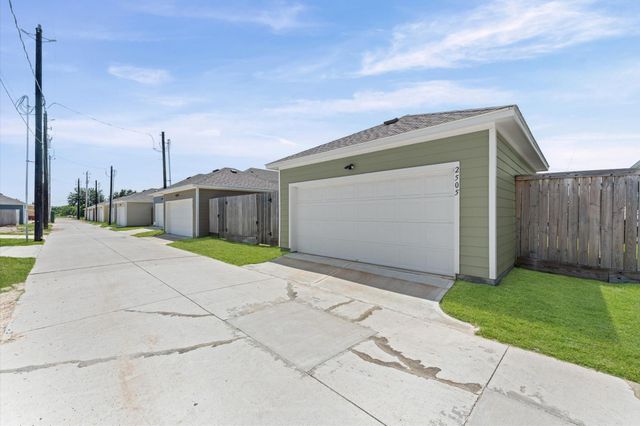 2505 Houston Avenue, Pearland, TX 77581