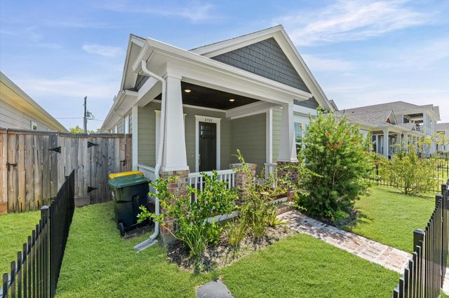 2505 Houston Avenue, Pearland, TX 77581