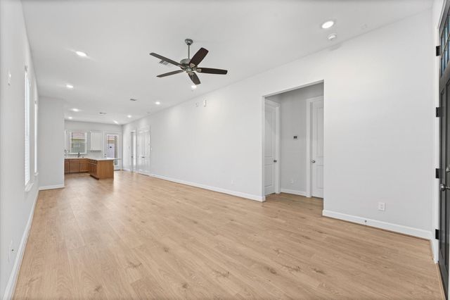 2505 Houston Avenue, Pearland, TX 77581