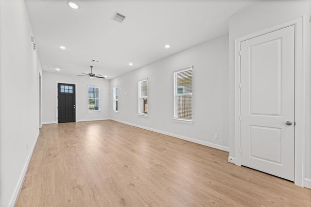 2505 Houston Avenue, Pearland, TX 77581