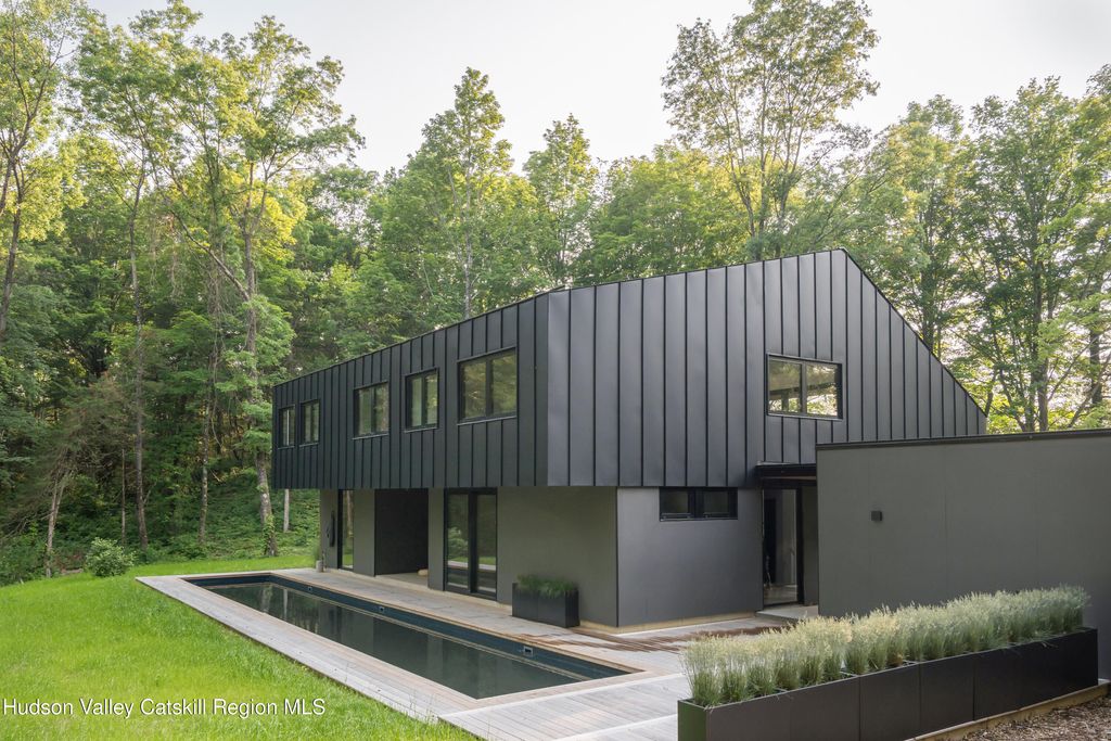 474 Route 199, Red Hook, NY 12571