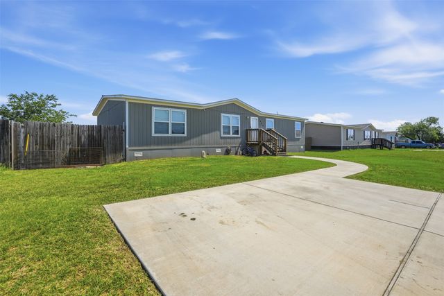 1420 Smooth Stone Drive, Cleburne, TX 76033