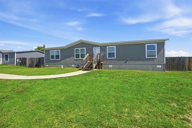 1420 Smooth Stone Drive, Cleburne, TX 76033