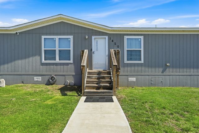 1420 Smooth Stone Drive, Cleburne, TX 76033