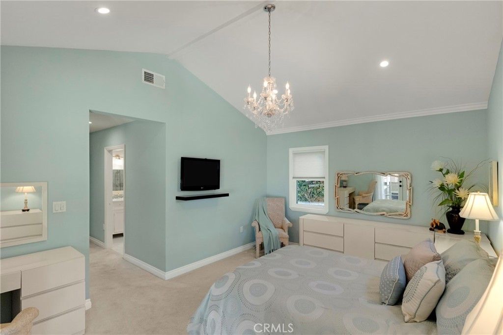 Image 14 of property listing at 9001 Debra Avenue, North Hills, CA 91343