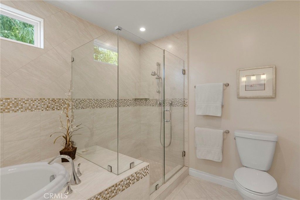 Image 17 of property listing at 9001 Debra Avenue, North Hills, CA 91343