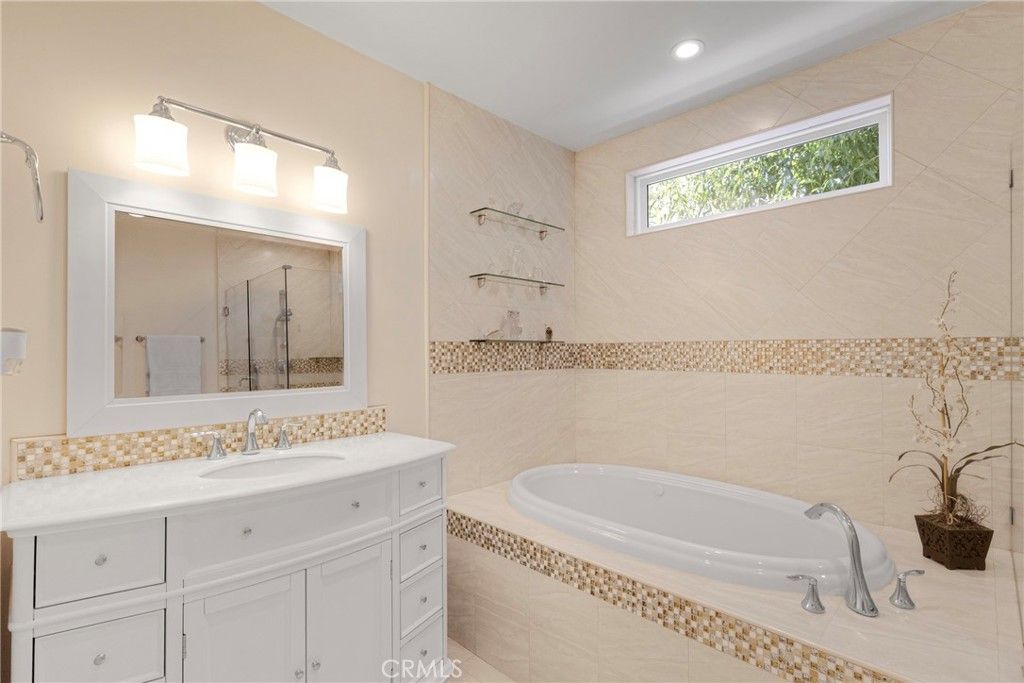 Image 18 of property listing at 9001 Debra Avenue, North Hills, CA 91343